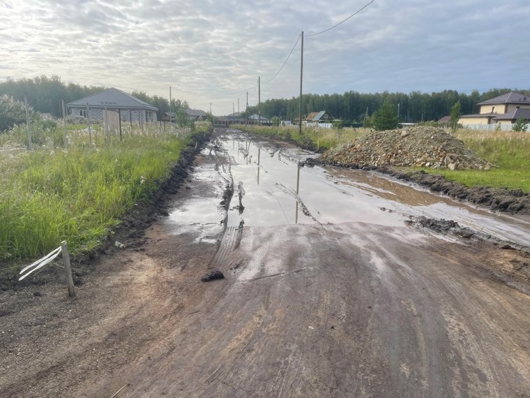 Дорога к микрорайону Северный похожа на реку 