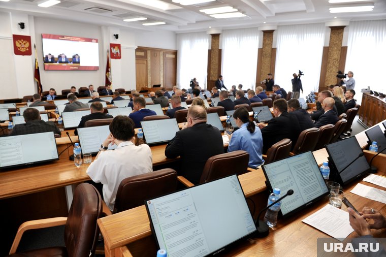 Депутаты приняли изменения в закон о региональном бюджете