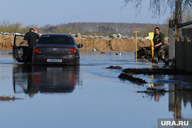 Дачи в районе поселка Дивный в Нижневартовске начало топить