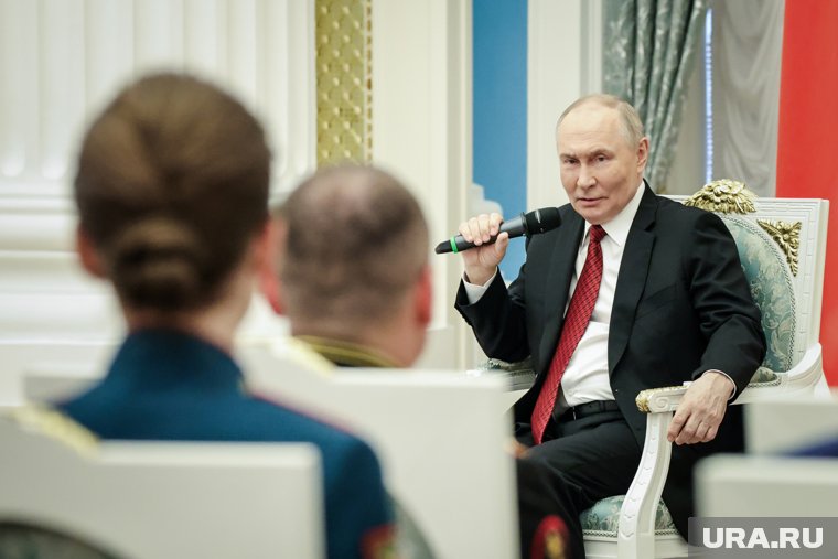Владимиру Путину рассказали несколько историй о семьях, которые родились на СВО