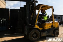 В момент возгорания погрузчика владелец находился рядом
