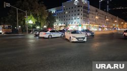 Водителя и пассажирку мотоцикла доставили в больницу