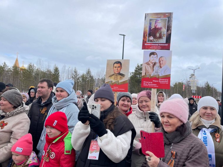Муравленковцы на шествии «Бессмертного полка»