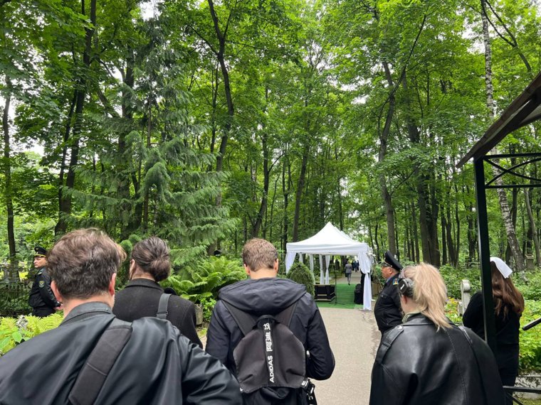 В Петербурге начинаются похороны экс-министра транспорта Романа Старовойта