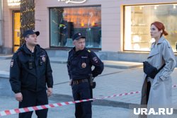 За общественным порядком следят полицейские