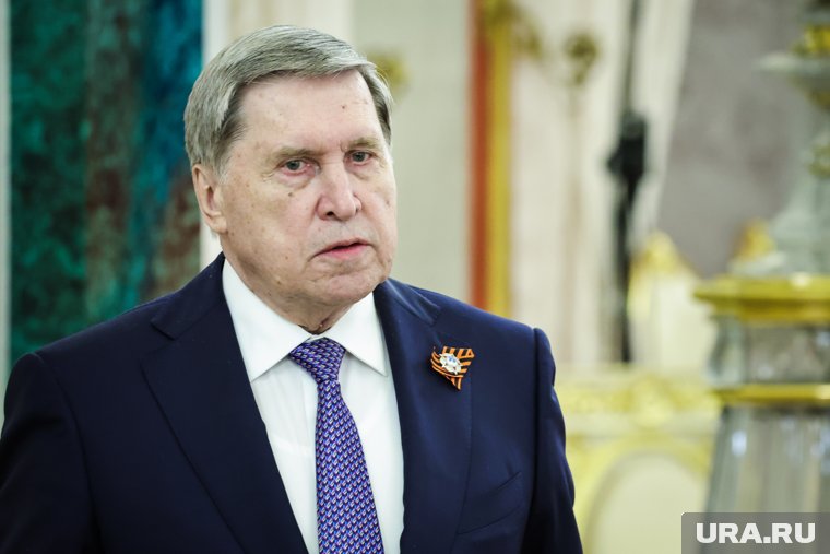 Ушаков рассказал о готовности РФ к переговорам после обвинения Зеленского в терроризме