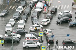 Дорожный затор растянулся от кольца на улице 50 лет Октября до проезда 9 Мая