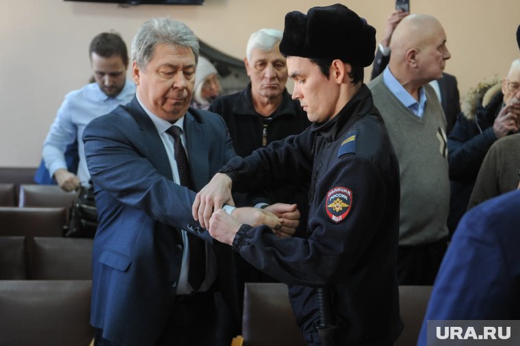 Чернобровина задержали в 2021 году по подозрению в получении взятки в особо крупном размере