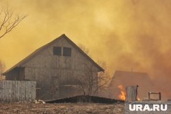 Молния спровоцировала пожар на дачах под Новосибирском