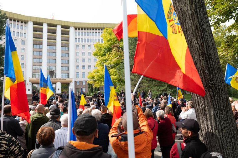 После оглашения результатов в Молдове начались протесты  