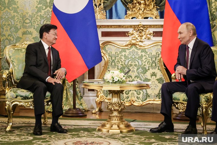 Путин рассказал, что часть переговоров с президентом Лаоса прошла на русском языке