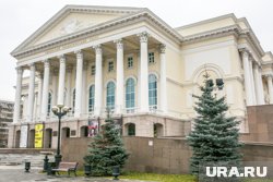 Сотрудники тюменского драмтеатра уверены, что их директора Осинцева уволили незаконно