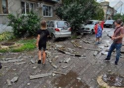 Ущерб наносят ветер, град и ливни