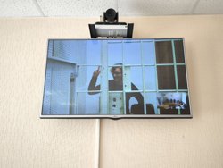 Елена Камшилова позирует во время съемки по ВКС