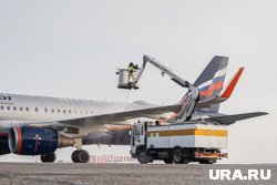 Задержка самолетов доходит до пяти часов