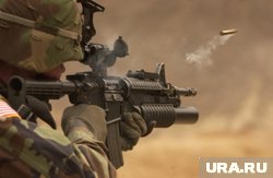 Индия пытается усидеть на двух стульях в отношениях с Россией и США, заявил аналитик Александр Королев
