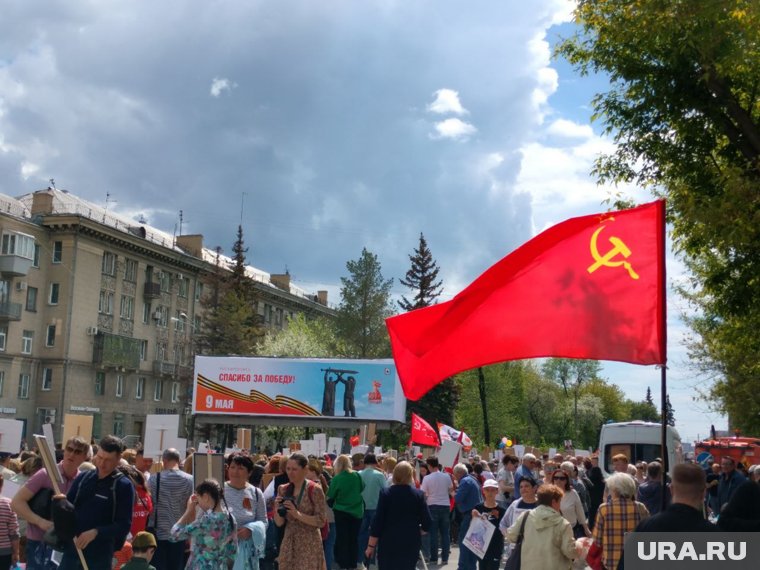 На праздновании Дня Победы в Магнитогорске собрались тысячи горожан