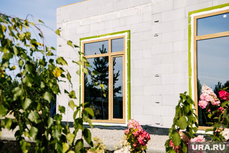 Оконные решения компаний «Спецремстрой» и FACRO можно увидеть в домах Holz House, «Лагом», Level House и «Дом Romanoff»