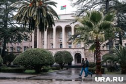 Губернатор ХМАО Руслан Кухарук лично поздравил президента Абхазии Бадру Гунбу со вступлением в должность 