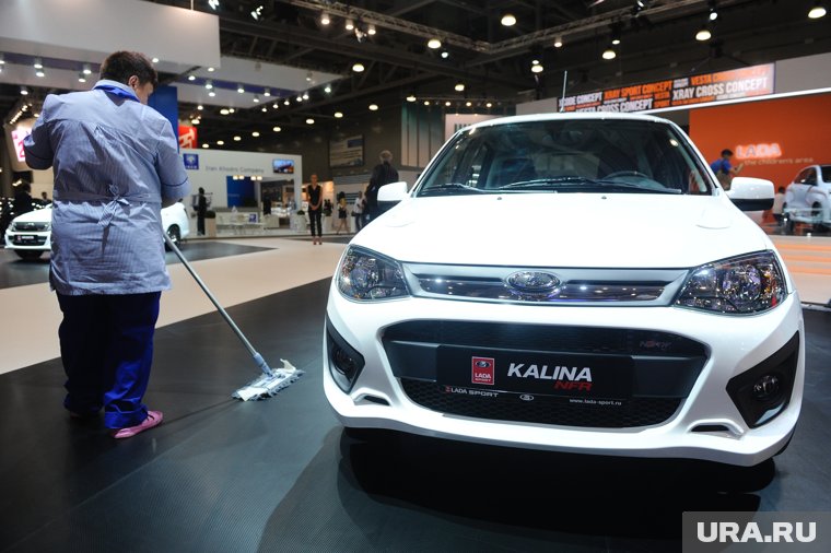На складах дилеров сейчас находится около 400 тысяч импортных авто
