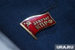По версии собеседников, коммунисты выжидают паузу, чтобы правильно поставить кандидатов