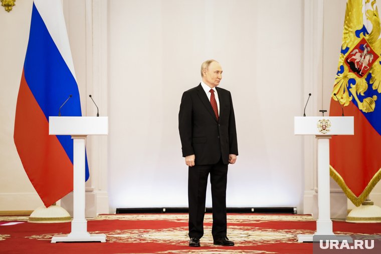 Путин обсудил с Си саммит G7 в Канаде