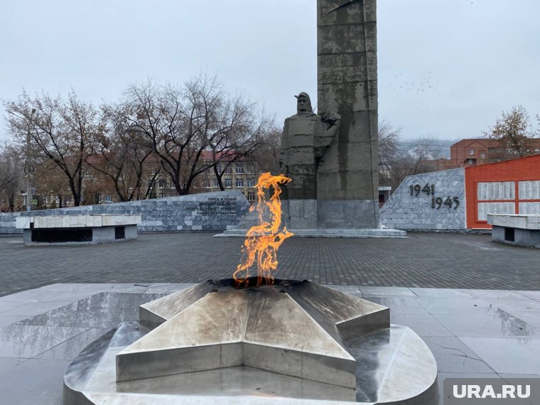 Право зажечь вечный огонь предоставили участникам СВО, юнармейцам, ветеранам ВС