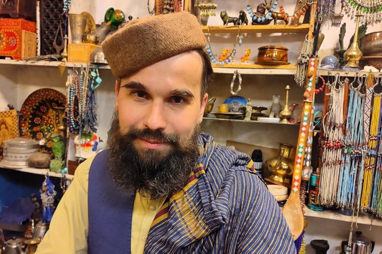 Каверин летит в Россию