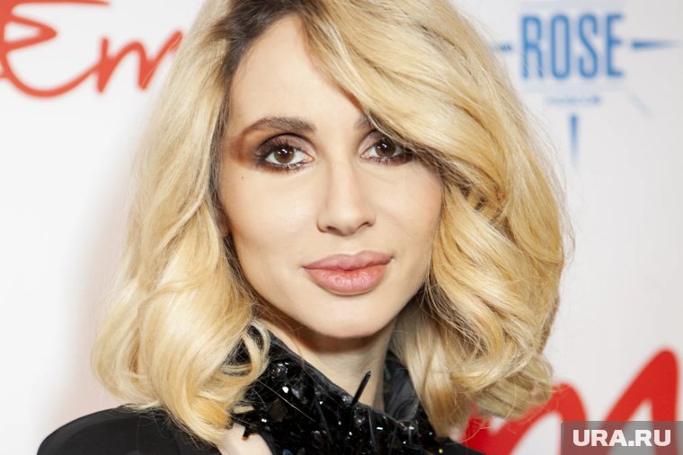Лобода могла потерять права на имя в паспорте после расставания