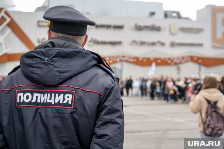 Нападение а полицейских произошло после требований прекратить шум