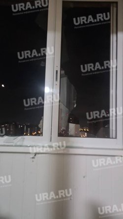 Власти призывают население держаться подальше от окон