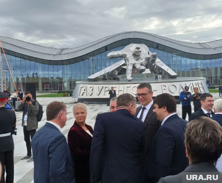 Полина Шумова на городской площади