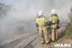 На месте пожара в Тюмени уже работают сотрудники МЧС