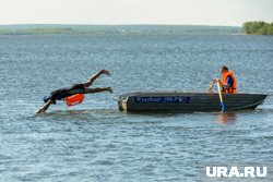 На перевернувшемся в Самаре судне находились шесть человек