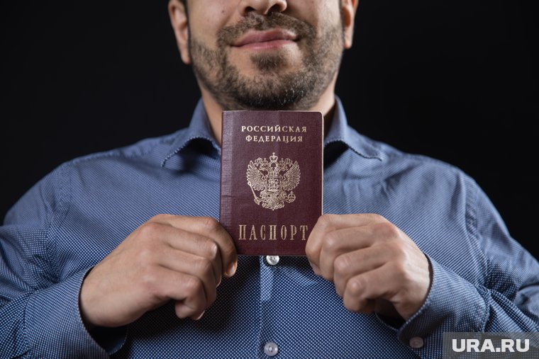 В последние несколько лет знаменитости все чаще интересуются вопросами российского гражданства