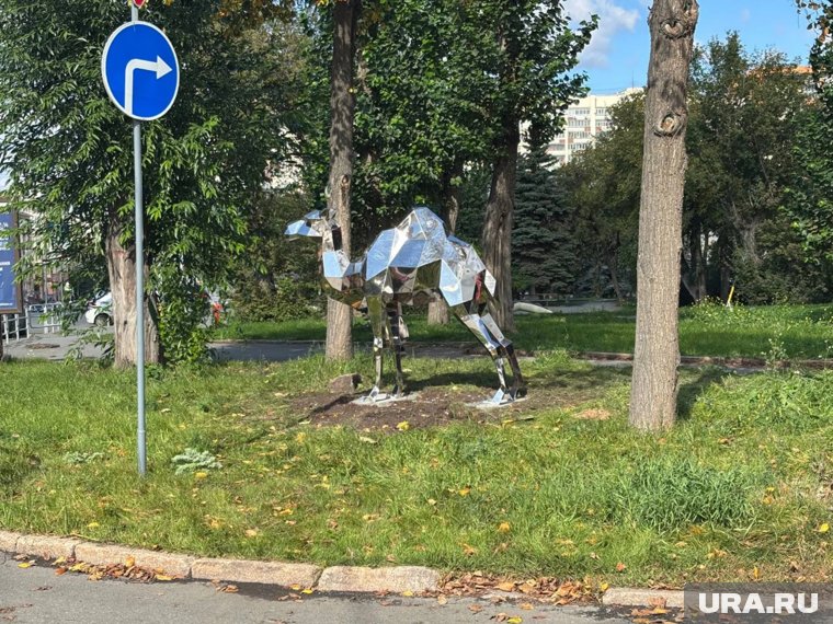 Высота новой скульптуры - два метра