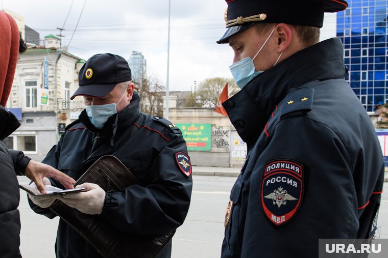 Силовики Сургута нагрянули с проверкой в медцентр, где обследуют мигрантов