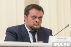 Никитин присутствует на церемонии прощания со Старовойтовым