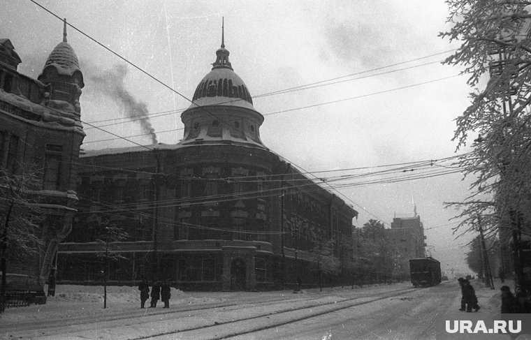Здание Пермского государственного педагогического института. 1950-е годы