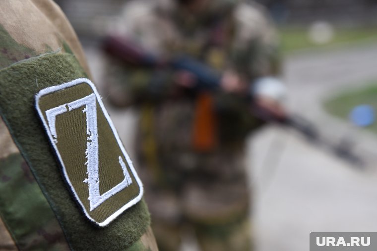 Учителю физкультуры Обдорской гимназии, воюющему на СВО, собрали помощь коллеги