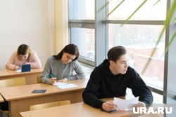 В ЯНАО студент восемь месяцев платил взятки преподавателю