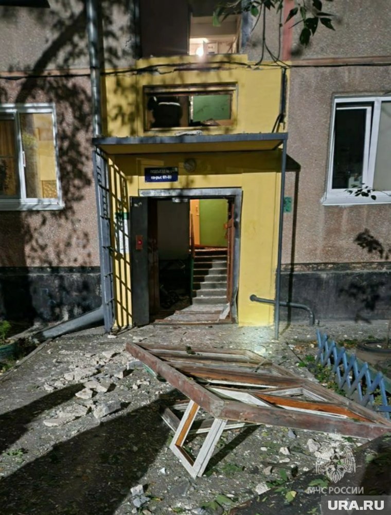 Взрывной волной в подъезде, где было ЧП, выбило стекла, возгорания не было