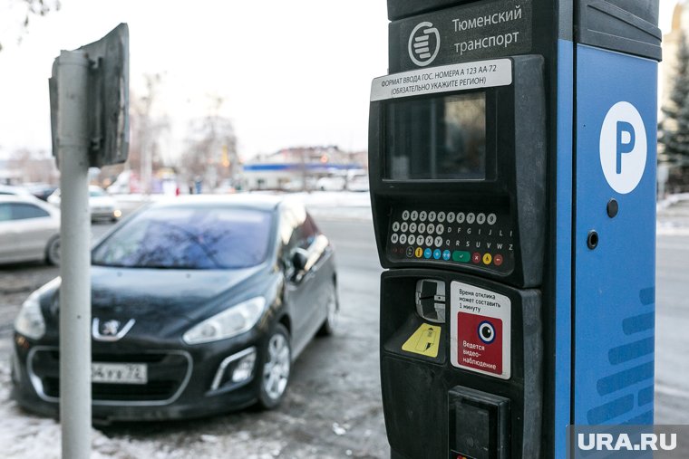 Вводить платные парковки в спальных районах не будут