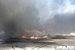 В результате пожара автомобиль сильно поврежден