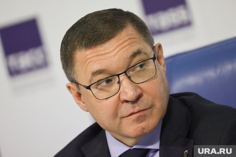 Владимир Якушев передал партию техники военнослужащими группировки «Центр»