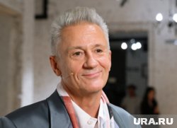 Пугачева прокомментировала фото Меньшикова из Греции