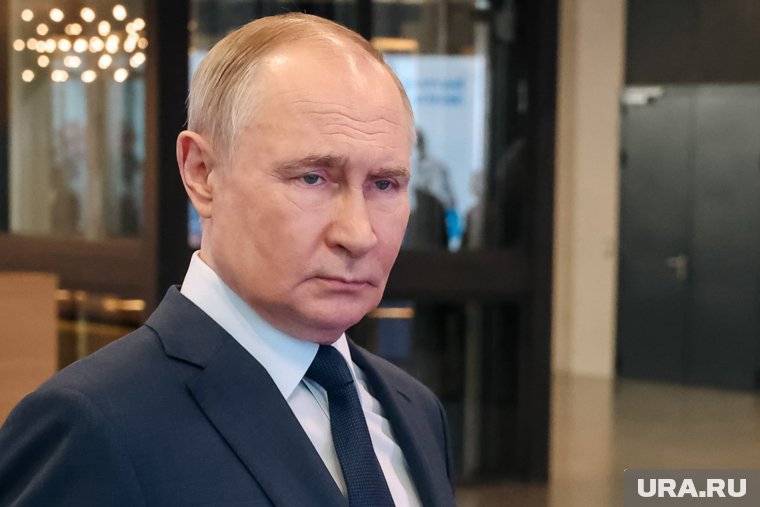 Путин рассказал, что просыпается без будильника