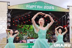 На монтаж сцены уходит примерно 800 тысяч рублей