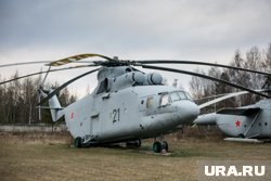 Вертолет посреди болот и леса: труднодоступная достопримечательность Ямала
