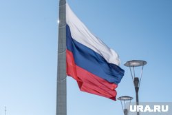 Самое большое полотнище флага на Ямале развернут в Новом Уреное